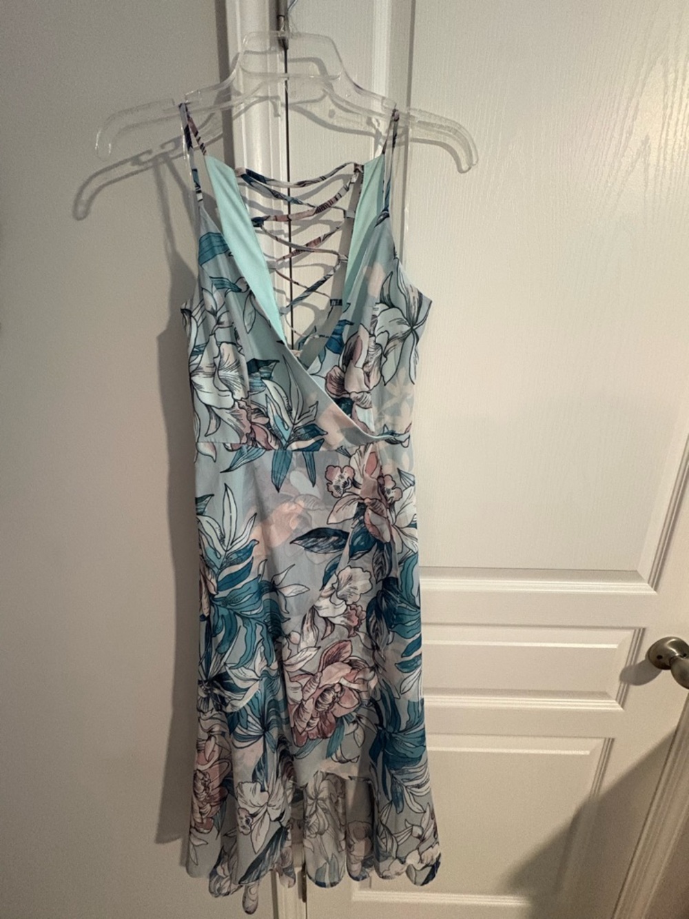 Beautiful NWT Charlotte Russe Dress Size Small.